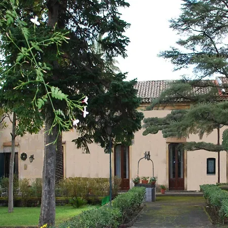 Zuccaro Bed & Breakfast Trecastagni